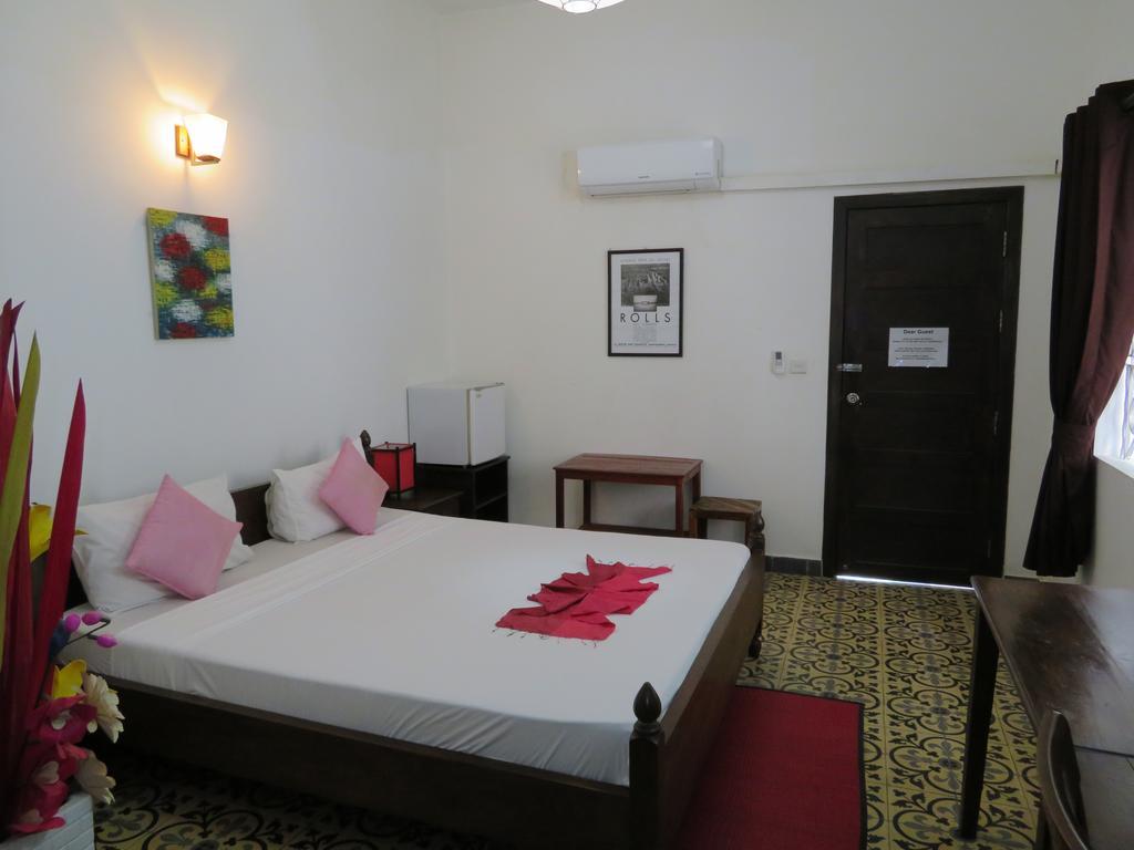 The Little Garden Boutique Hotel Phnom Penh Exterior photo