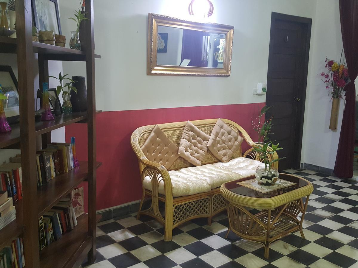 The Little Garden Boutique Hotel Phnom Penh Exterior photo